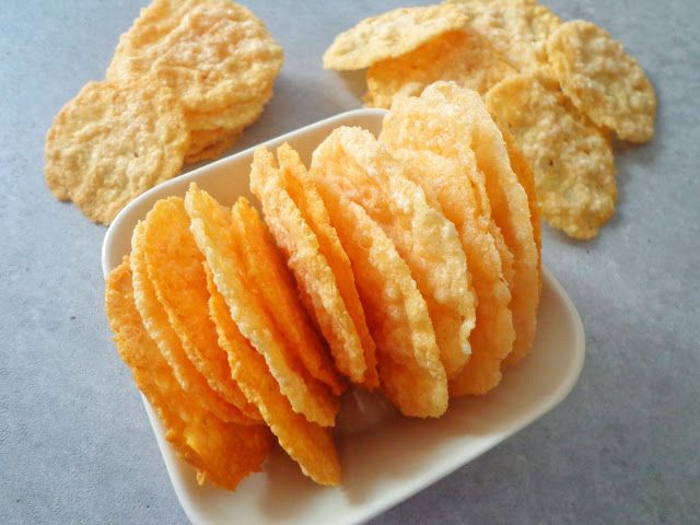 Parmezanowe chipsy