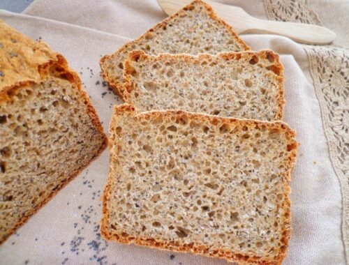 Chleb gryczano-razowy z makiem