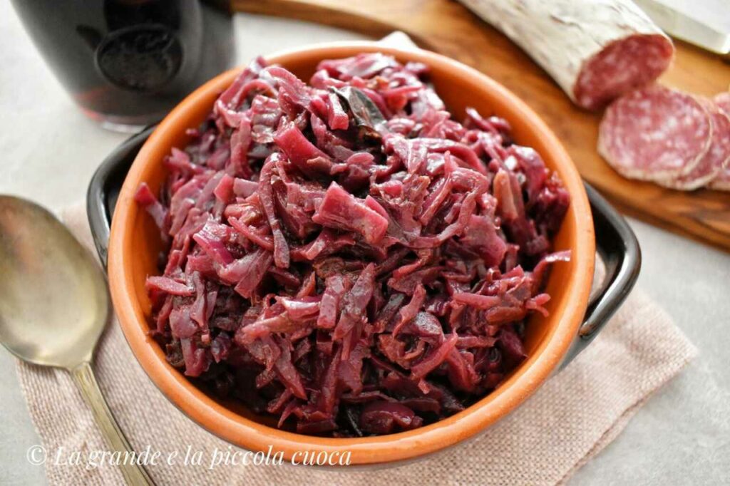 Bigos z czerwonej kapusty