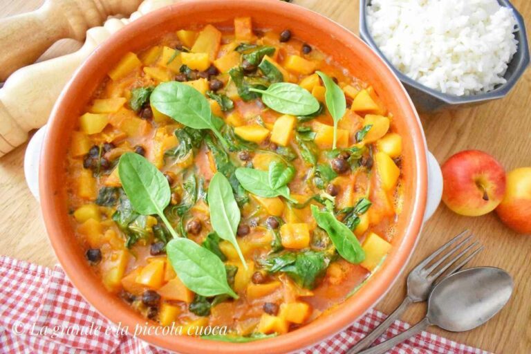 Curry z dynią, ziemniakami i jabłkami
