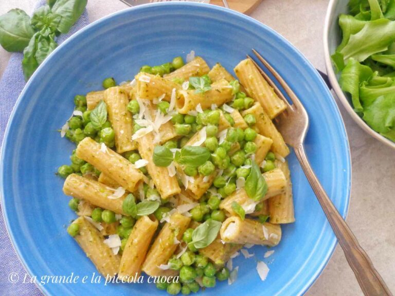 Makaron z ziołowym pesto