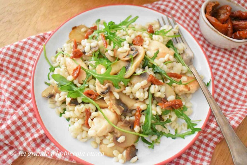 Kasza z kurczakiem i suszonymi pomidorami