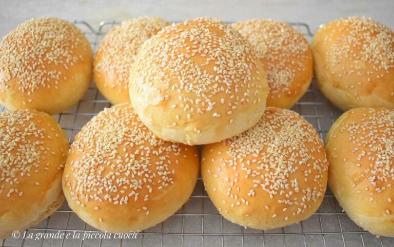 Domowe bułeczki hamburgerowe