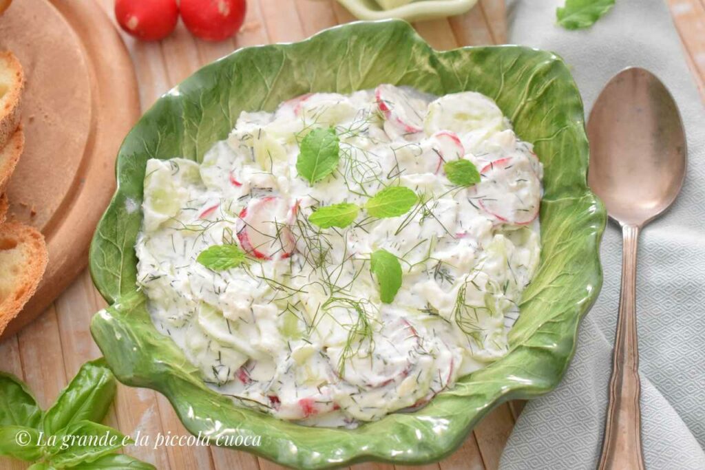 Twarożek z fetą, ogórkiem i rzodkiewką