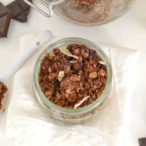 Domowa granola czekoladowa z kokosem