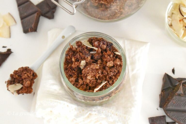 Domowa granola czekoladowa z kokosem