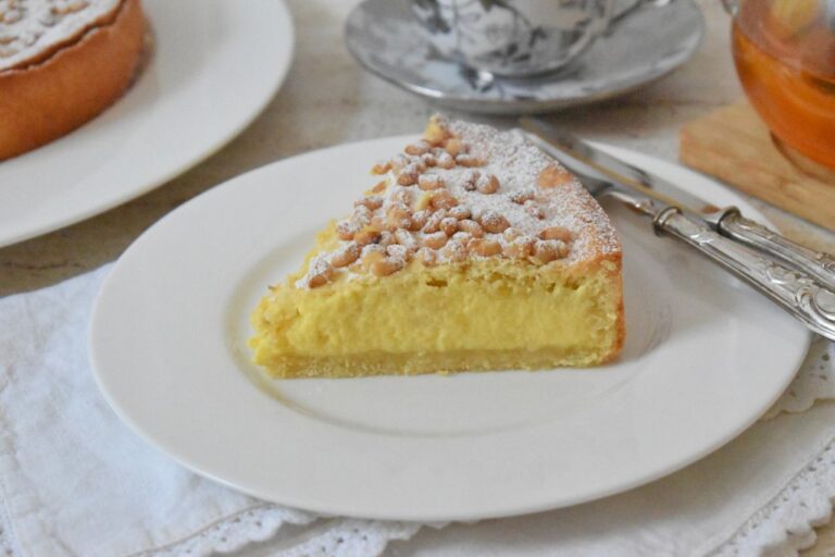 Krucha tarta z kremem pasticcera