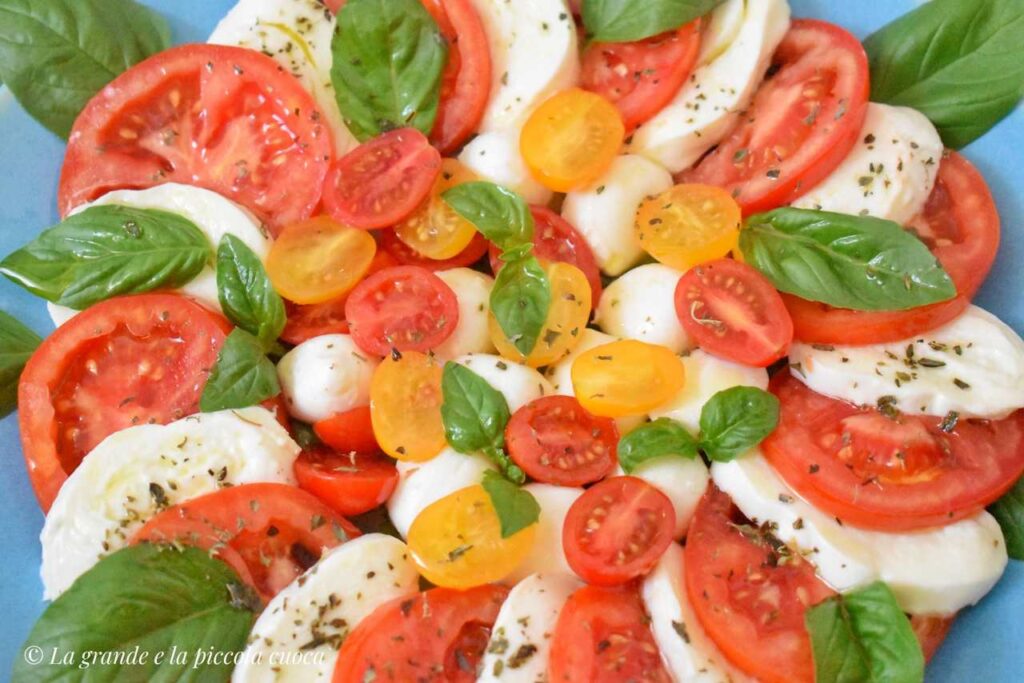 Salatka pomidorowa z mozzarella