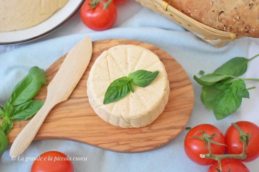 Przepis na domowy ser z jogurtem greckim