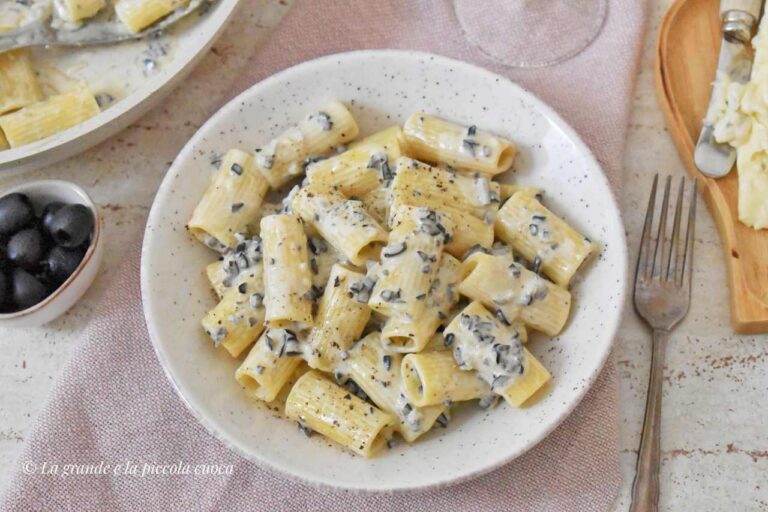 Makaron z sosem z sera gorgonzola