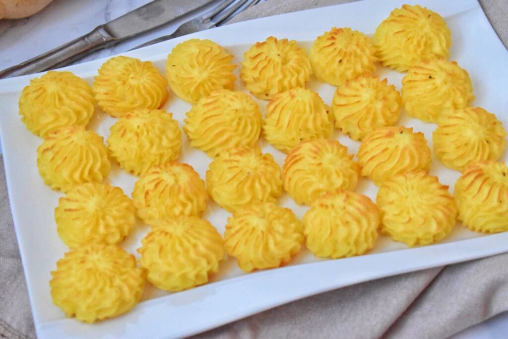 Przepis na pieczone rozetki ziemniaczane