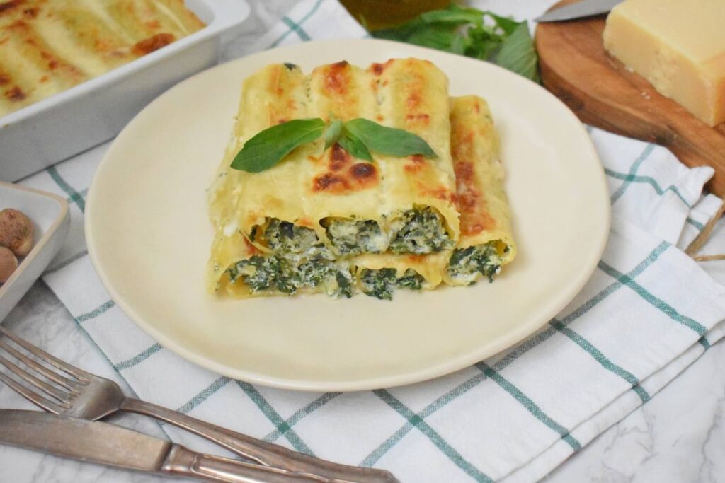 Przepis na cannelloni zapiekane w sosie