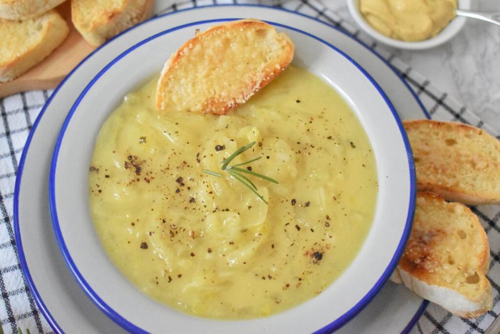 Przepis na zupe cebulowa