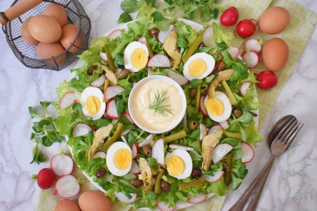 Wielkanocna salatka z jajkami
