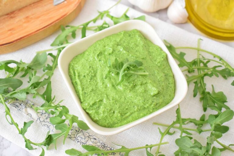 Przepis na domowe pesto z rukoli