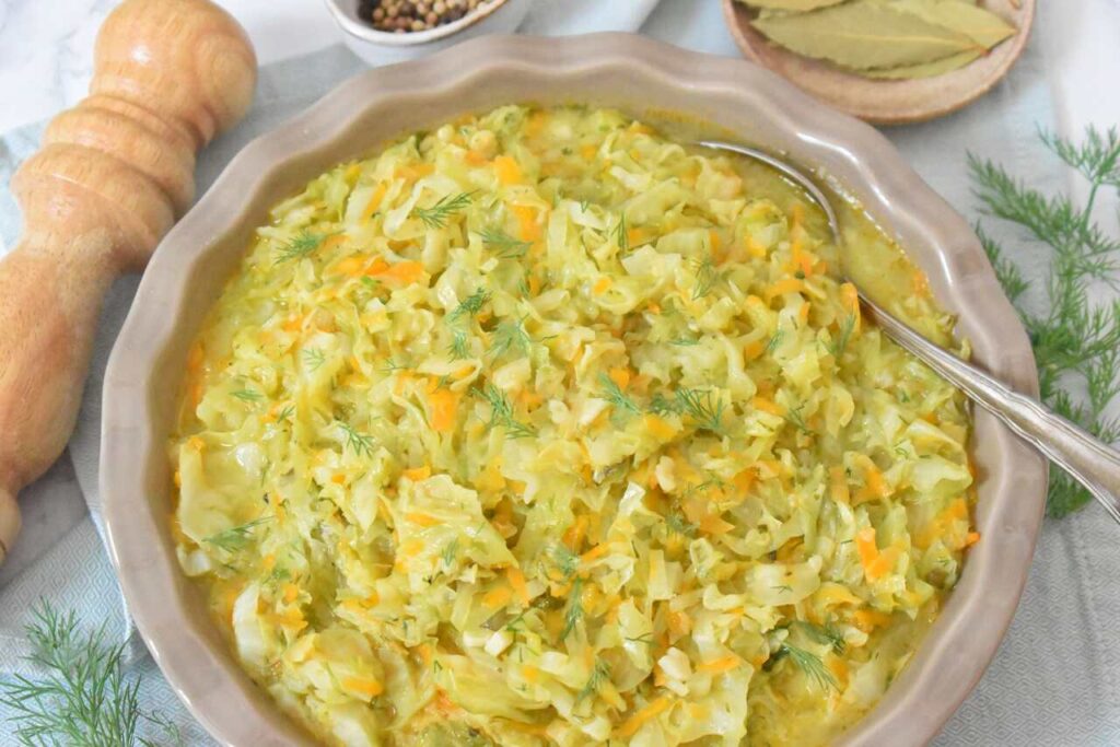 Przepis na duszona kapuste na masle