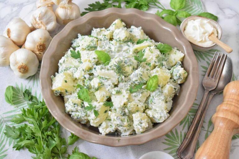 Przepis na salatke ziemniaczana z ziolami