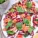 Przepis na salatke z lososiem wedzonym