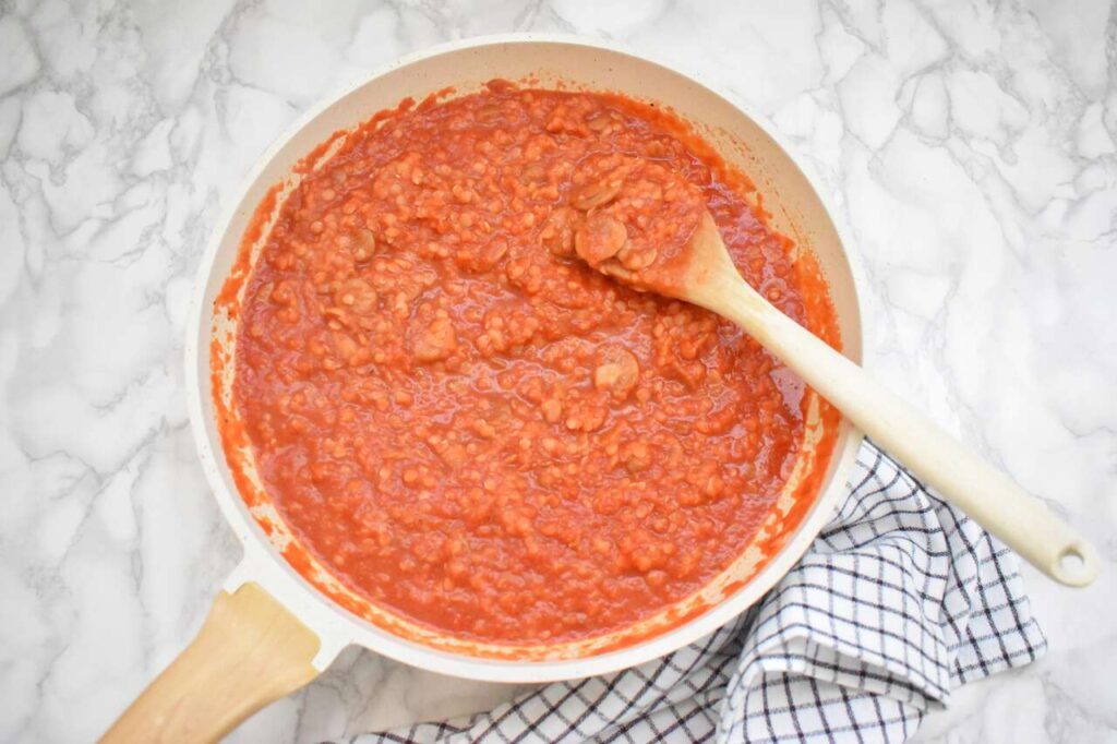 Przepis na sos pomidorowy z grzybami i soczewica