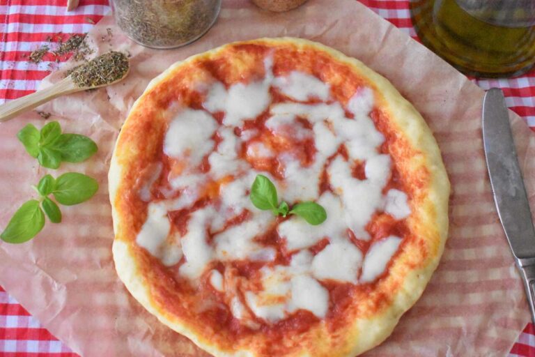 Przepis na szybka pizze z patelni