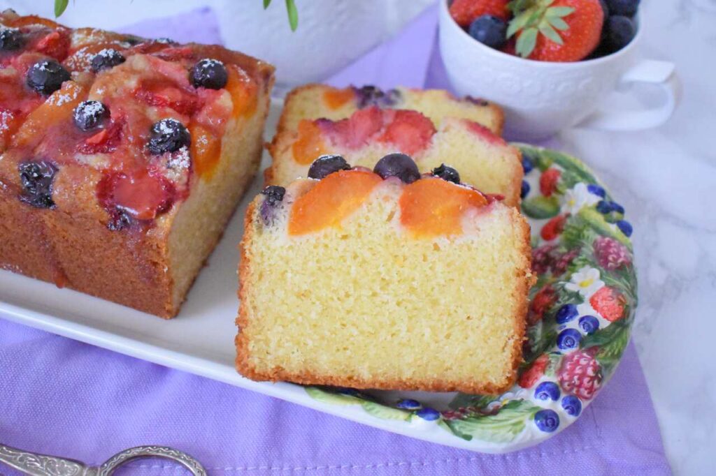 Ciasto z owocami i mascarpone