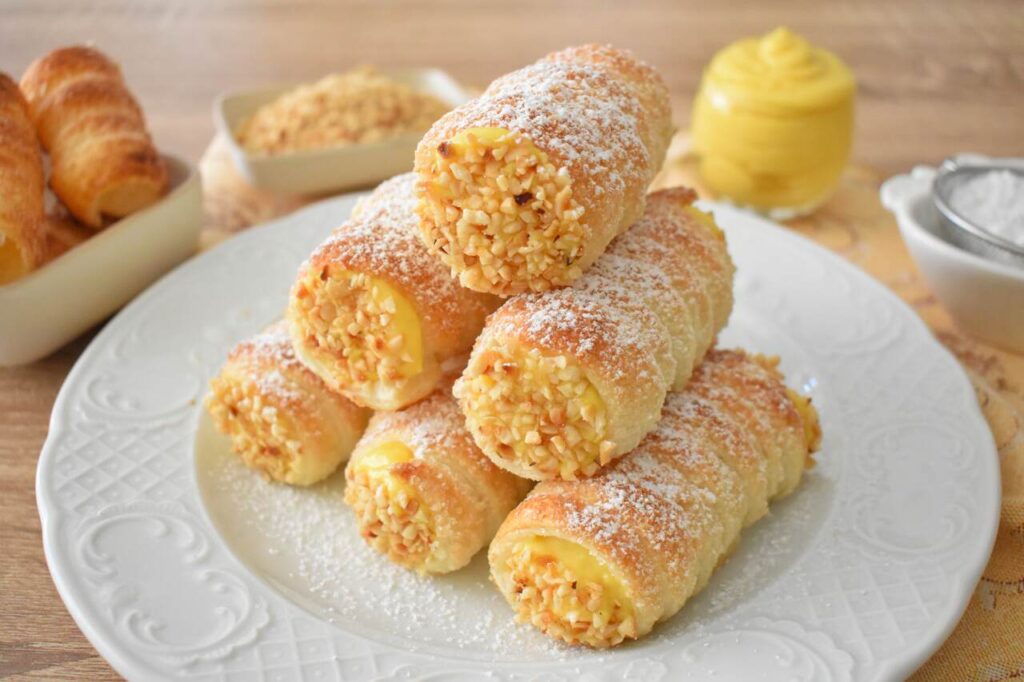Francuskie ciasteczka z kremem pasticcera