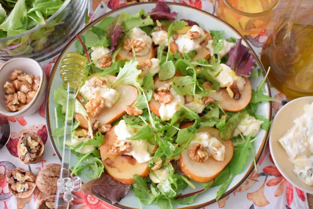 Przepis na salatke z gorgonzola i gruszka