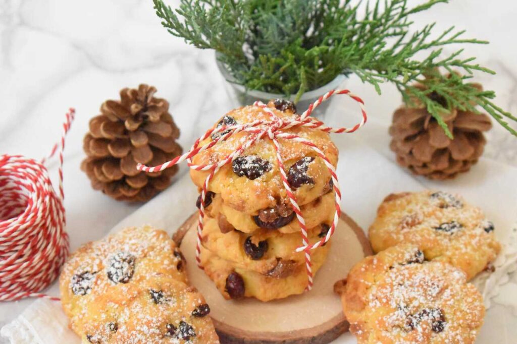 Swiateczne ciastka z biala czekolada