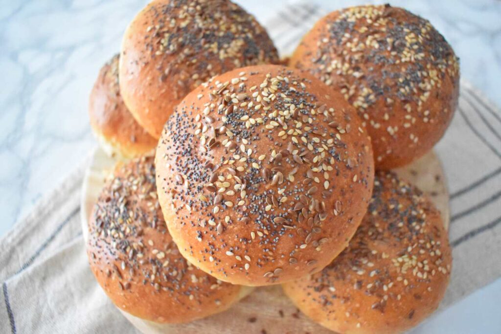 Jak przygotowac domowe bulki z ziarnami