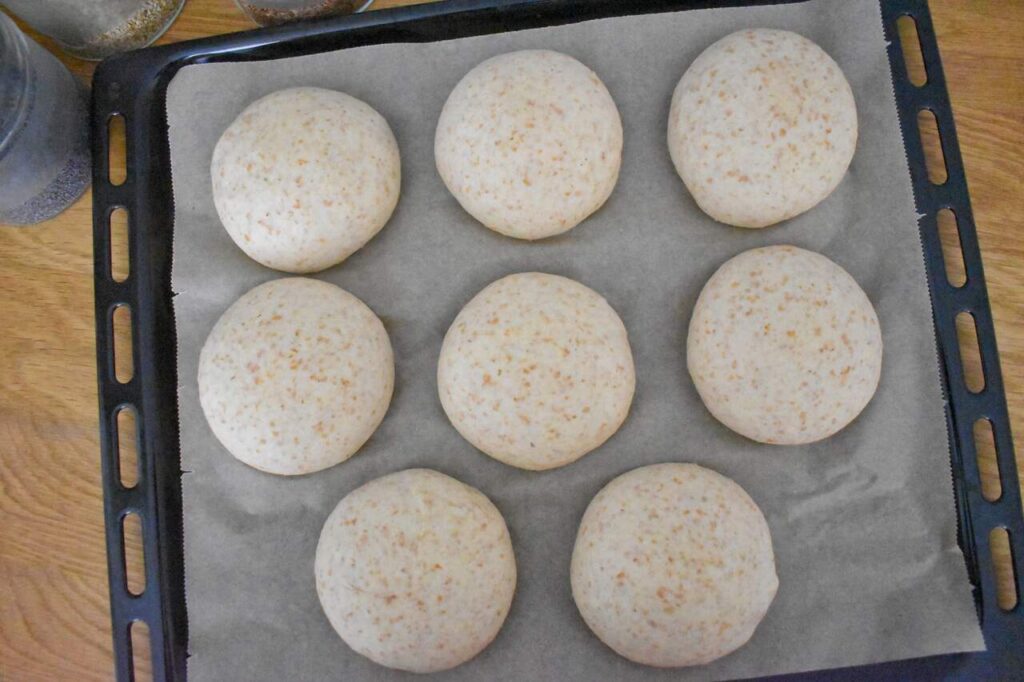 Mleczne bulki z maki razowej i orkiszowej