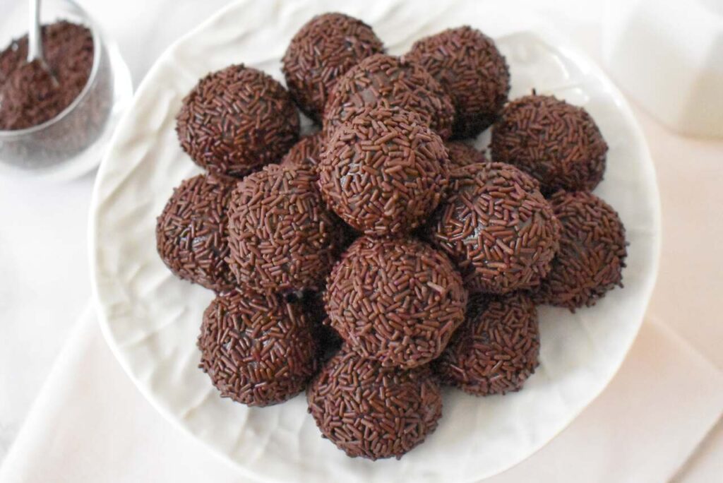 Czekoladki z kakao i mlekiem skondensowanym