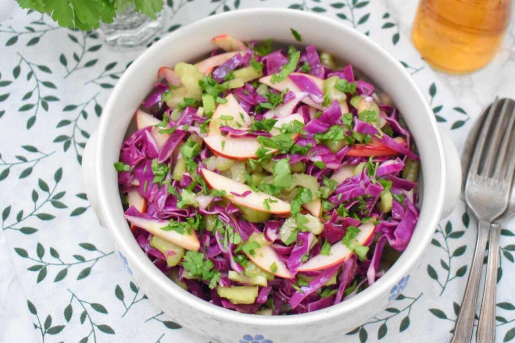 Przepis na surowke z selera i czerwonej kapusty