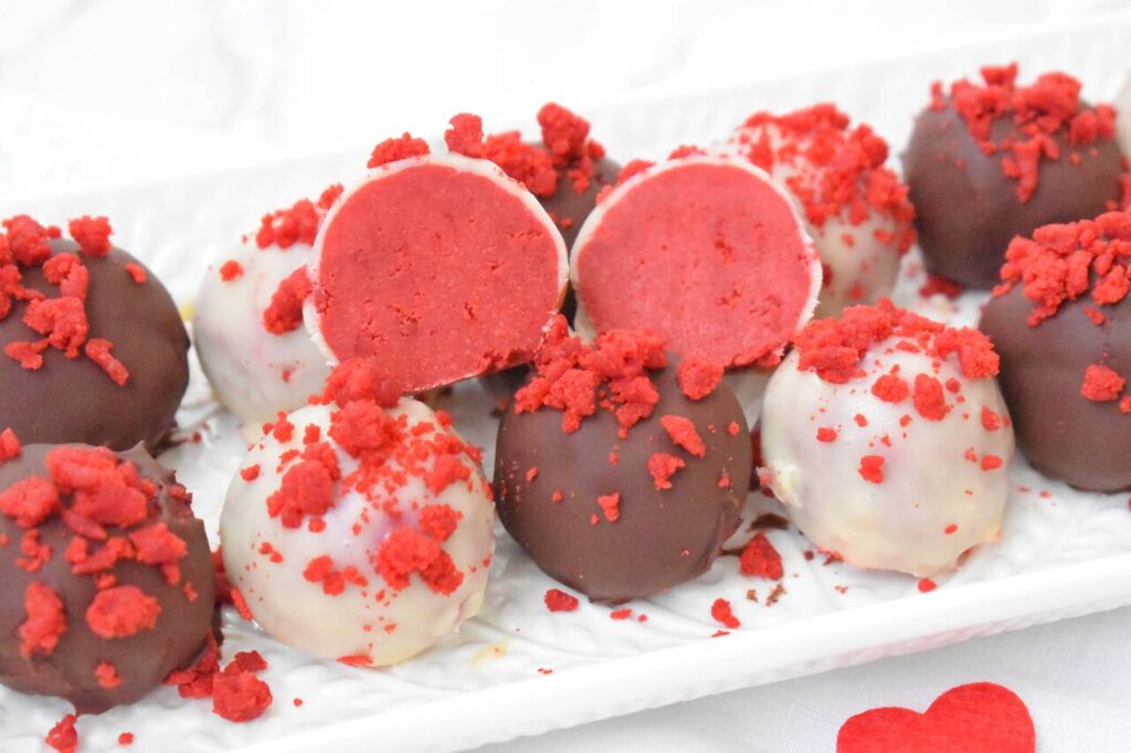 Czekoladowe trufle red velvet na walentynki