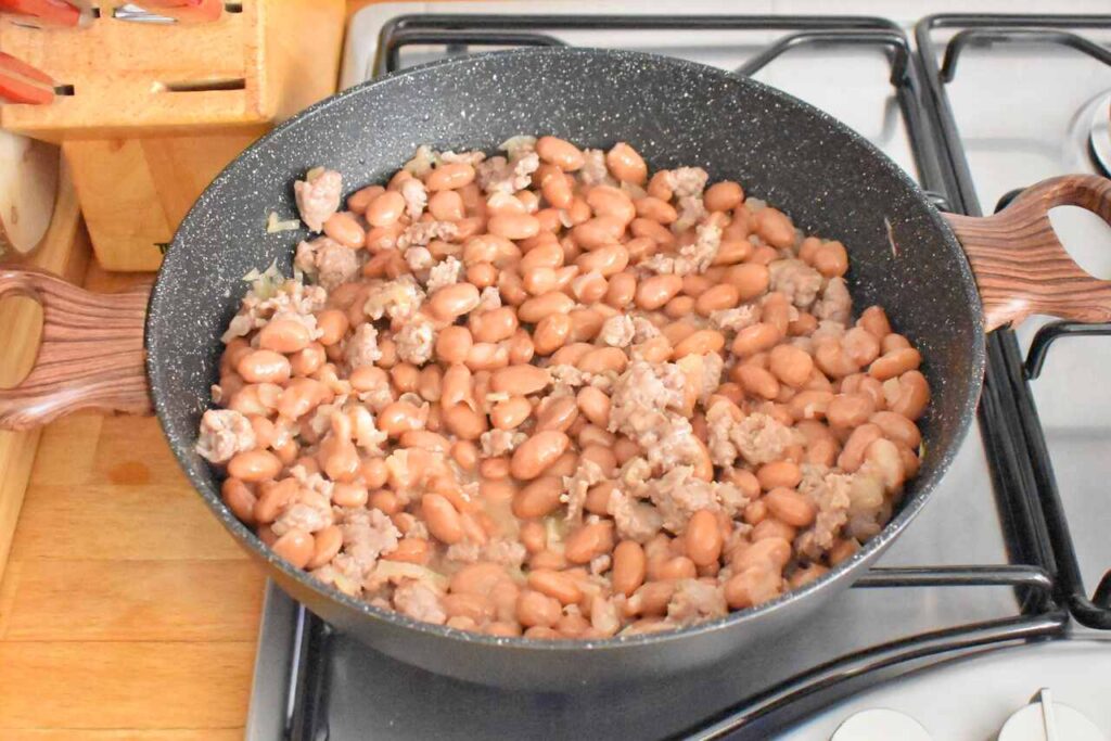 Kielbasa salsiccia z fasola po wlosku