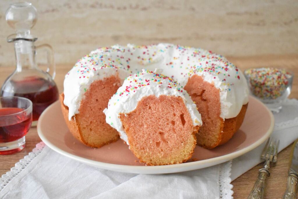 Babka wielkanocna po wlosku z lukrem