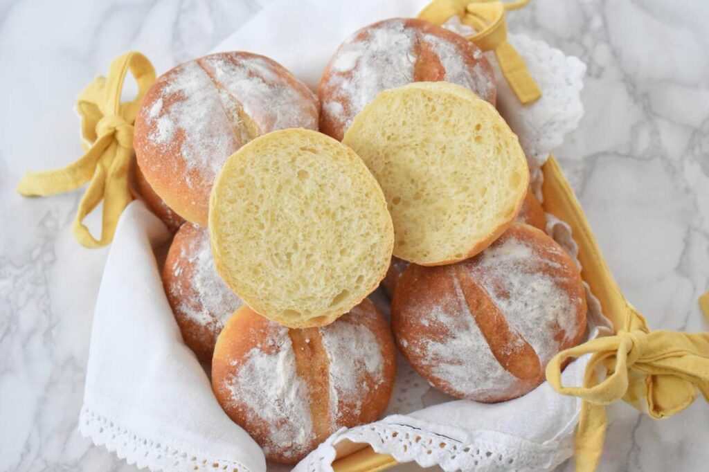 Domowe bulki z ziemniakow