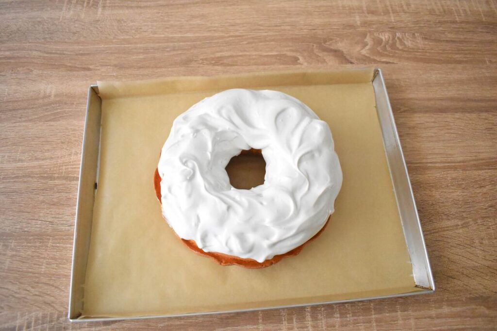 Babka wielkanocna z beza