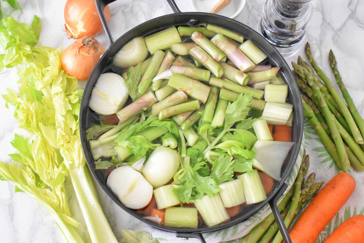 Przepis na domowy bulion szparagowy