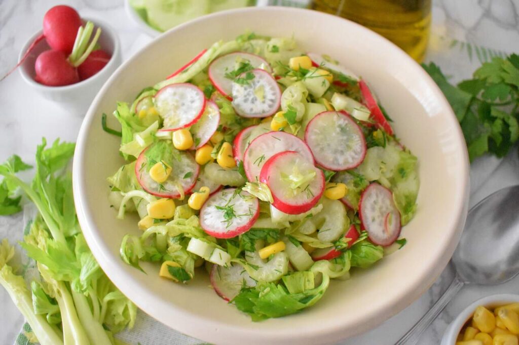 Surowka z rzodkiewki selera i ogorka