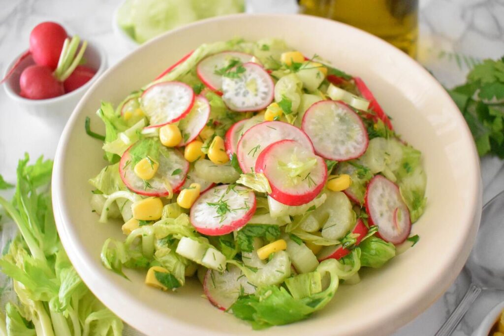 Surowka z rzodkiewki selera i ogorka