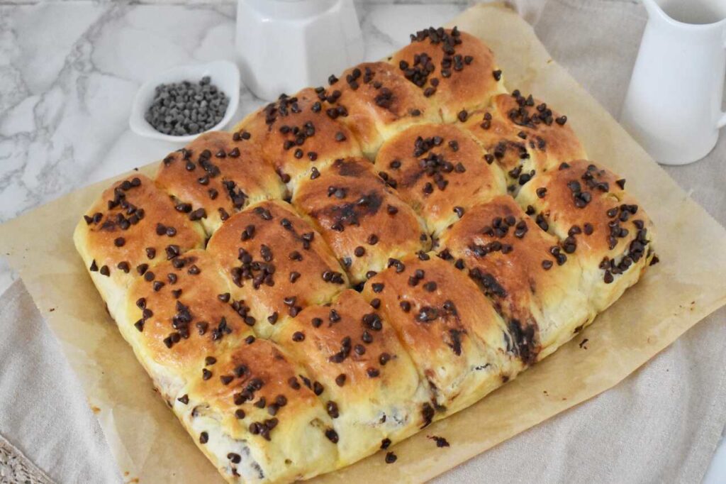 Prosty domowy przepis na bulki z czekolada