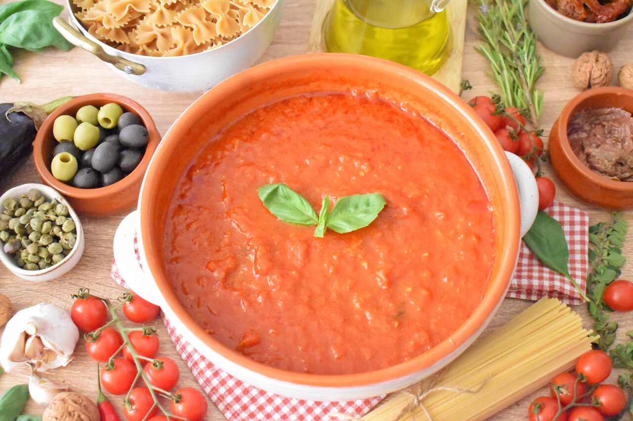 Przepis na klasyczny sos pomidorowy