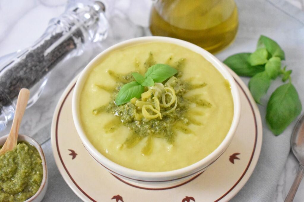 Zupa krem porowa z pesto bazyliowym