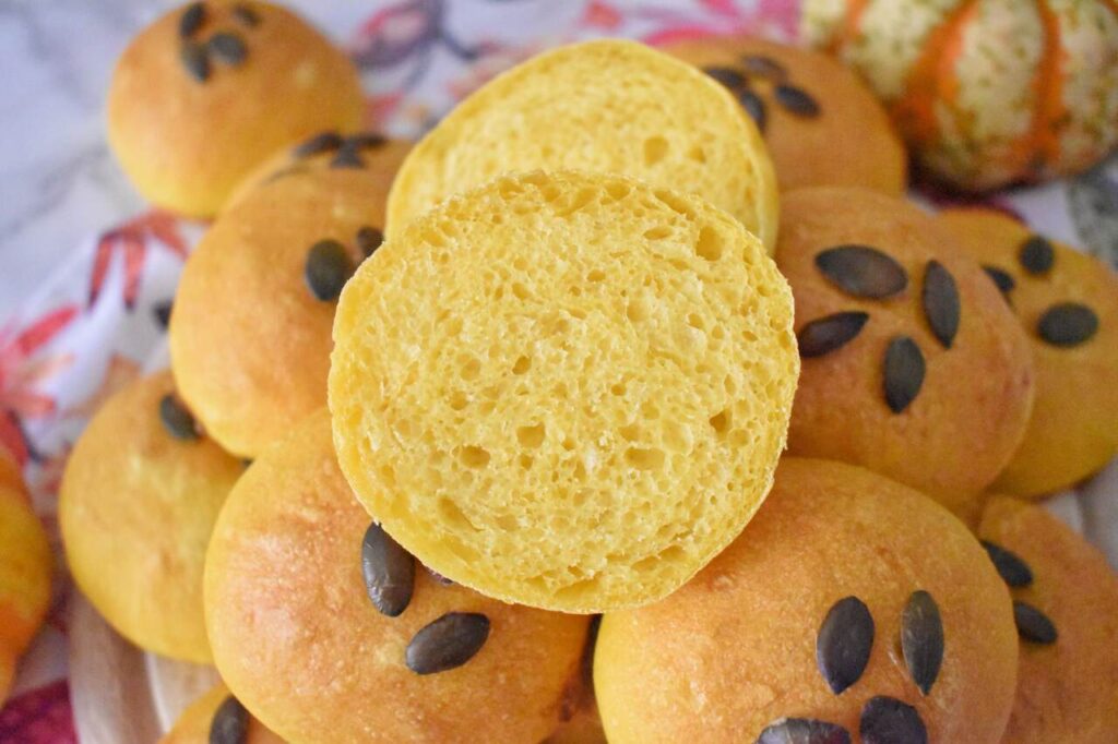 Przepis na domowe buleczki dyniowe