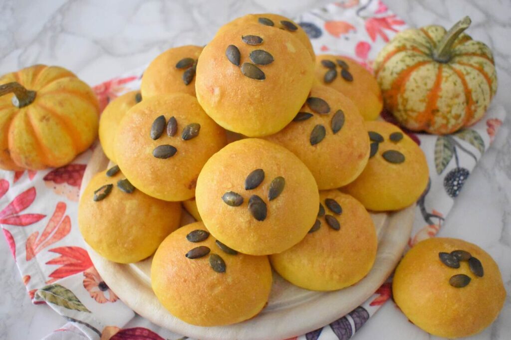Dyniowe buleczki na oleju i drozdzach