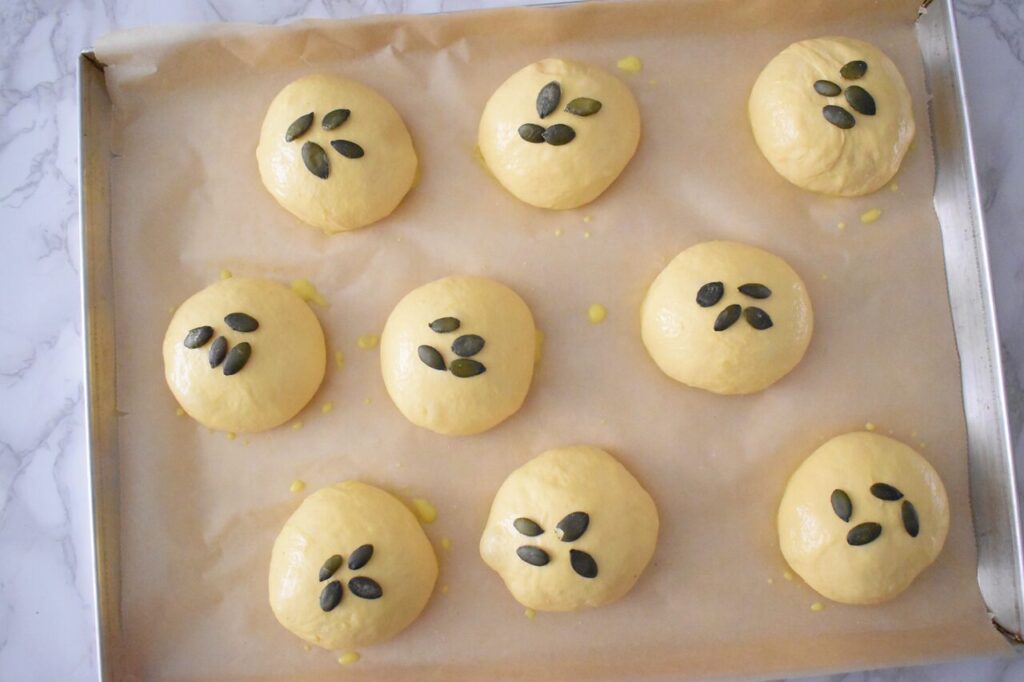 Jak przygotowac bulki z dyniowym pure