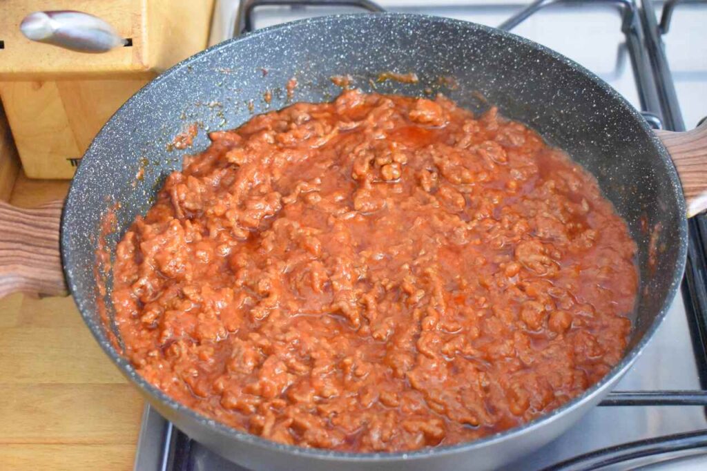 Przepis na sos miesny do zapiekanki