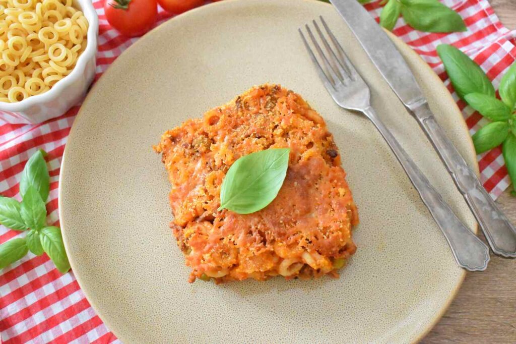 Sycylijska zapiekanka z miesem i groszkiem