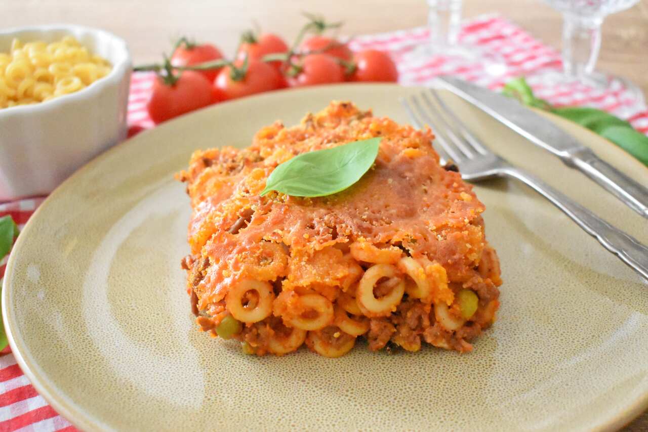 Zapiekanka z makaronem i miesem