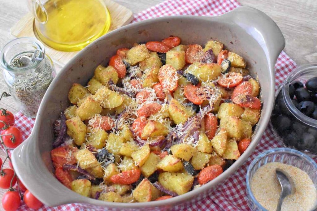 Ziemniaki pieczone z pomidorkami i oliwkami